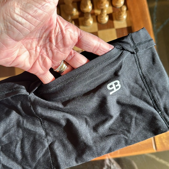 4 PIECE MIX LOT 2 ZYIA PANTS SIZE 2, 1 PINK ZYIA TOP 1 BLACK POCKET WAISTBAND - Picture 10 of 11